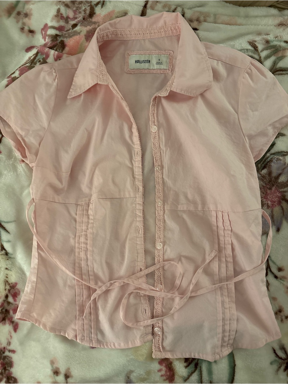 Hollister Pale Pink Short-Sleeve Button Front Blouse with Tie Waist